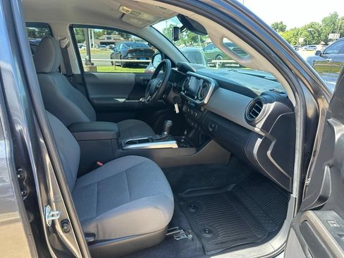 Used 2022 Toyota Tacoma SR5 w/ Technology Package RWD image 22