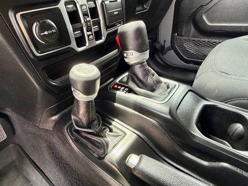 Used 2021 Jeep Wrangler Unlimited Sport AWD/4WD image 12