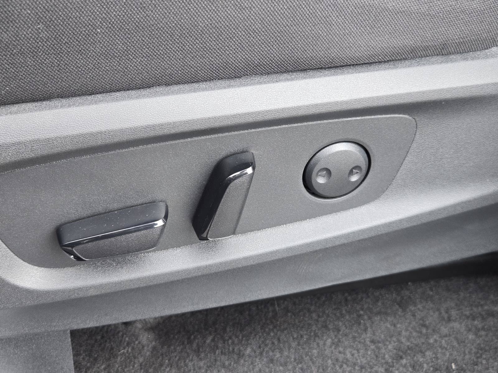Used 2026 Nissan Pathfinder SV FWD image 23