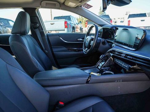 Used 2022 Toyota Mirai XLE image 17
