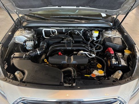 Used 2018 Subaru Outback 2.5i Premium AWD/4WD image 32