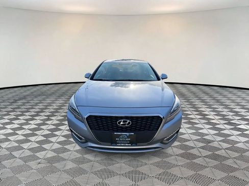 Used 2016 Hyundai Sonata SE FWD image 2