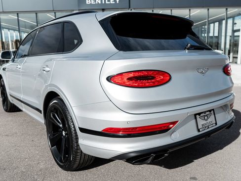 Certified 2023 Bentley Bentayga Extended Wheelbase AWD/4WD image 9
