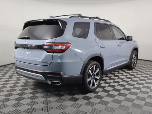 Certified 2023 Honda Pilot Touring image 5