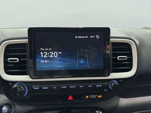 Used 2024 Hyundai Venue Limited FWD image 50