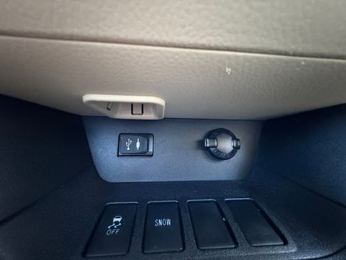 Used 2015 Toyota Highlander Limited image 31