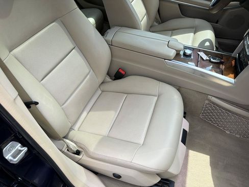 Used 2014 Mercedes-Benz E 350 4MATIC Sedan image 26