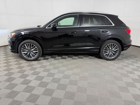 Used 2021 Audi Q3 2.0T Premium w/ 19" Wheel Package AWD/4WD image 2