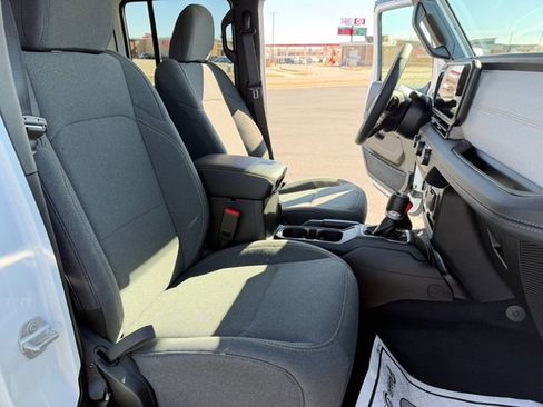 Used 2025 Jeep Wrangler Unlimited Sahara image 35