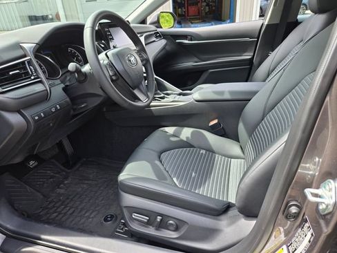 Used 2023 Toyota Camry SE FWD image 13
