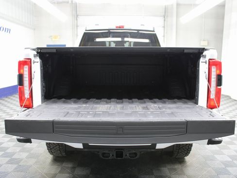 Used 2023 Ford F250 Lariat w/ Lariat Ultimate Package image 40