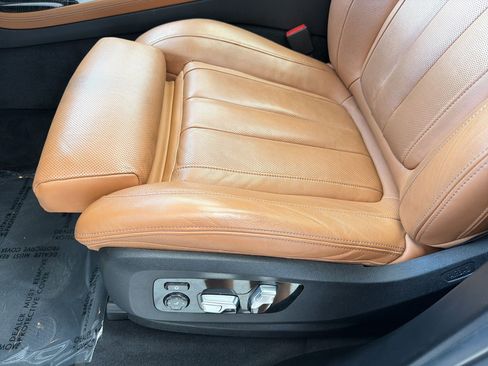 Used 2022 BMW X7 xDrive40i w/ M Sport Package AWD/4WD image 13