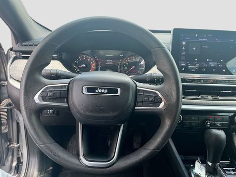 Used 2023 Jeep Compass Sport AWD/4WD image 11