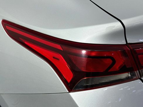 Used 2019 Hyundai Accent SE FWD image 33