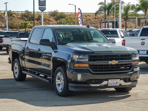 Used 2018 Chevrolet Silverado 1500 LT w/ All Star Edition AWD/4WD image 3