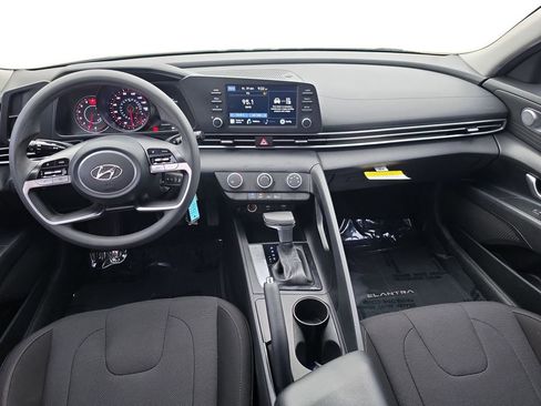 Used 2023 Hyundai Elantra SE FWD image 10