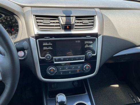Used 2018 Nissan Altima 2.5 SR FWD image 16