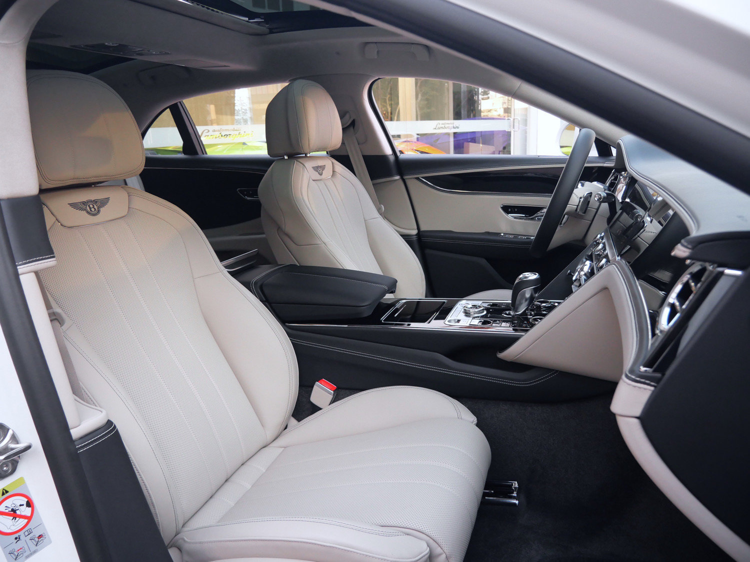 New 2026 Bentley Flying Spur V8 AWD/4WD image 25