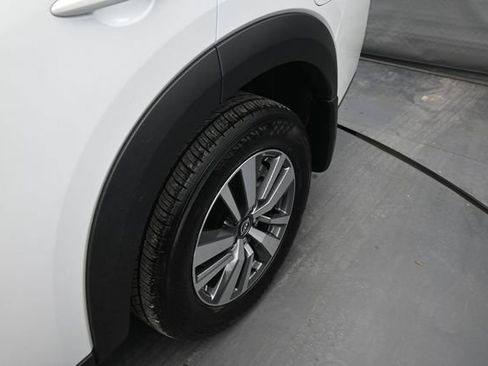 Used 2025 Nissan Pathfinder SL FWD image 25