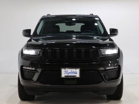 Used 2024 Jeep Grand Cherokee Limited w/ Black Appearance Package AWD/4WD image 2