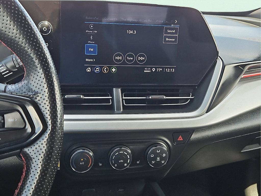 Used 2024 Chevrolet Trax RS w/ Sunroof Package FWD image 17