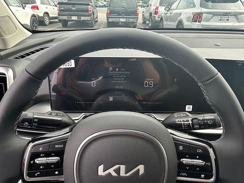New 2025 Kia Sorento S image 17