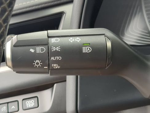 Used 2022 Lexus UX 200 w/ Accessory Package (Z2) FWD image 26