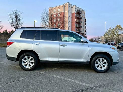 Used 2012 Toyota Highlander SE image 5