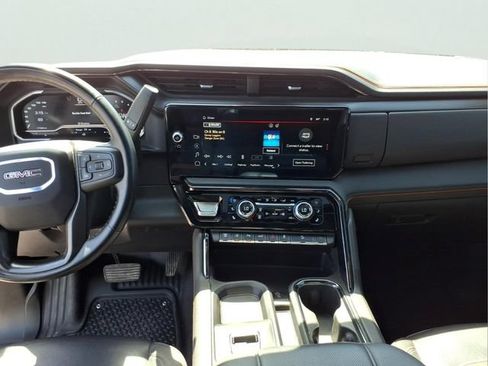 Used 2024 GMC Sierra 2500 AT4 w/ AT4 Premium Plus Package AWD/4WD image 13