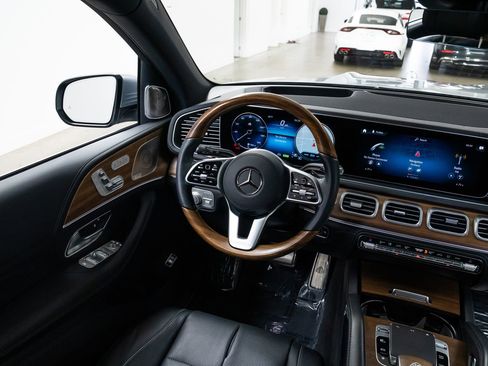 Used 2022 Mercedes-Benz Maybach GLS 600 4MATIC image 11