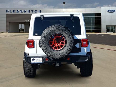 Used 2021 Jeep Wrangler Unlimited Sahara image 4