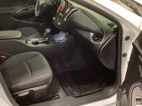 Used 2024 Chevrolet Malibu RS image 20