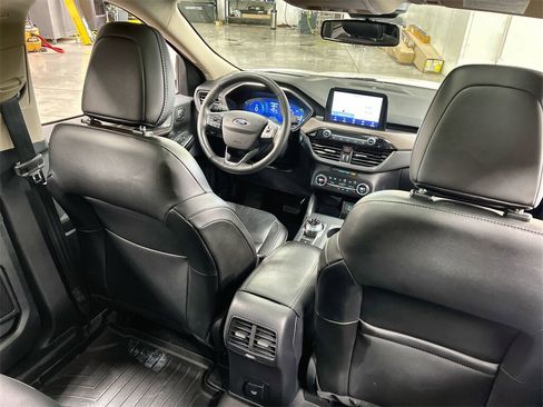 Used 2020 Ford Escape Titanium w/ Titanium Premium Package 2.0 image 18