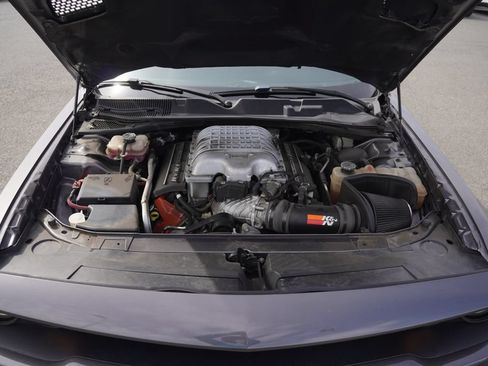 Used 2016 Dodge Challenger SRT Hellcat RWD image 6