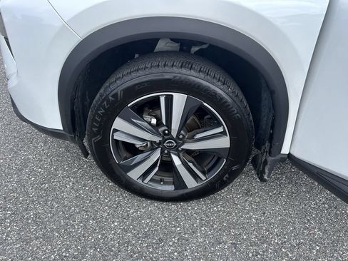 Used 2024 Nissan Rogue SL FWD image 37