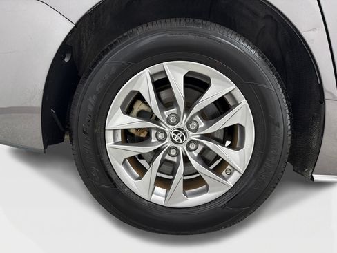 Used 2021 Toyota Sienna LE FWD image 46