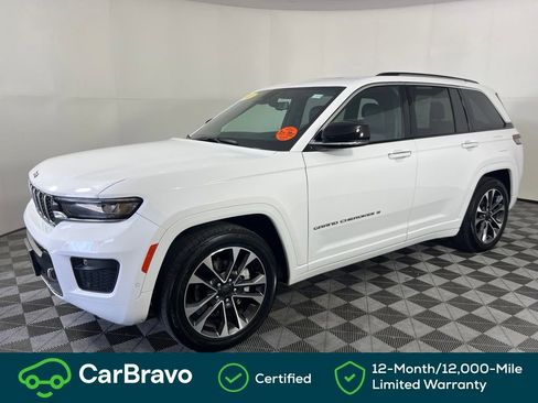 Used 2023 Jeep Grand Cherokee Overland w/ Luxury Tech Group IV AWD/4WD image 15