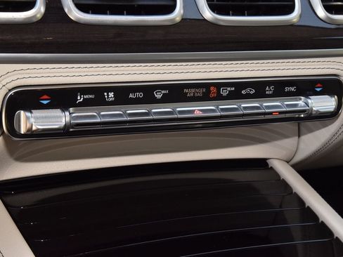 Used 2021 Mercedes-Benz GLS 450 4MATIC image 30
