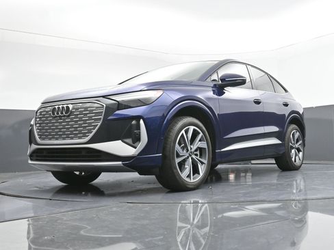 Used 2024 Audi Q4 e-tron Premium Plus w/ Premium Plus image 29