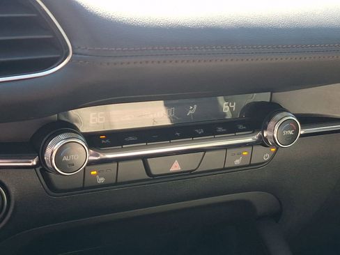 Used 2024 MAZDA MAZDA3 s FWD image 17