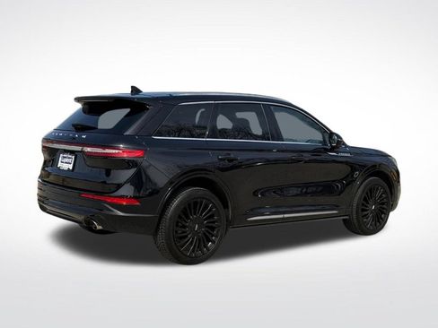 Used 2022 Lincoln Corsair Reserve AWD/4WD image 3
