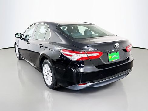 Used 2018 Toyota Camry L image 7