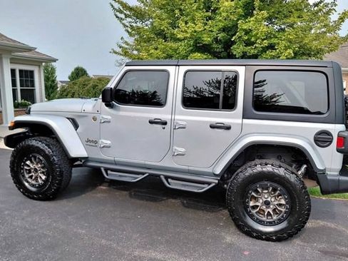 Used 2022 Jeep Wrangler Unlimited Sahara w/ Cold Weather Group AWD/4WD image 3