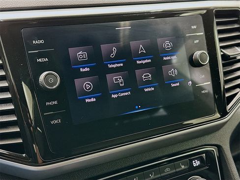 Used 2023 Volkswagen Atlas Cross Sport SEL R-Line image 15