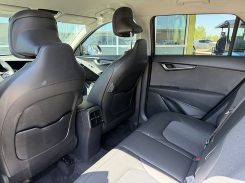 Used 2025 Kia Niro EX FWD image 33