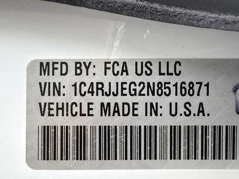 Used 2022 Jeep Grand Cherokee L Summit w/ Luxury Tech Group V RWD image 34