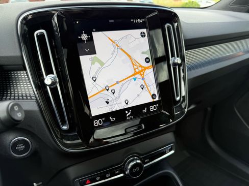 Used 2022 Volvo XC40 T5 R-Design w/ Advanced Package image 15