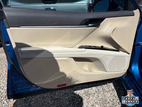 Used 2020 Toyota Camry LE w/ Sunroof Package image 14