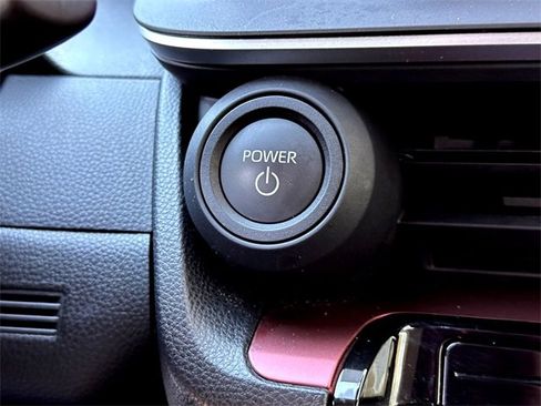 Used 2025 Toyota Prius SE image 16