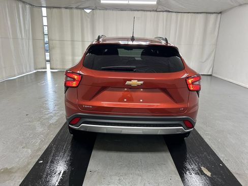 Certified 2024 Chevrolet Trax LT w/ LT Convenience Package FWD image 20